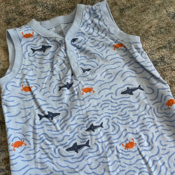 NWOT Carters baby boy romper - Picture 2 of 6